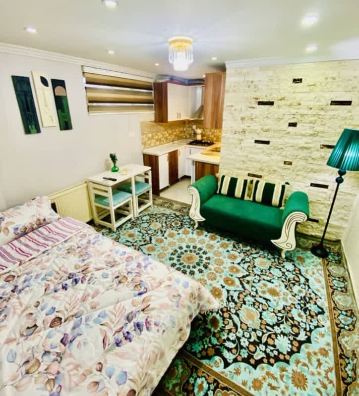 سوئیت ولیعصر