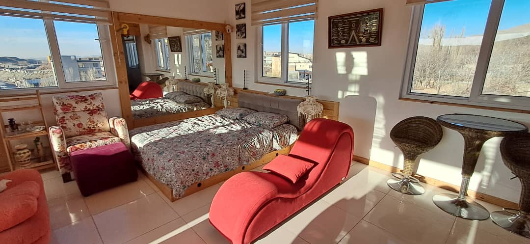 اجاره روزانه پنت با روفگاردن دنیز - تهران