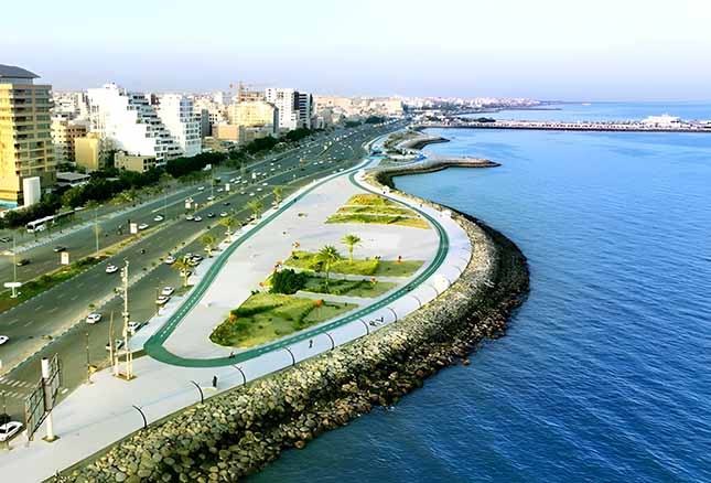 راهنمای فعالیت‌های آبی بندرعباس: نکات ایمنی و بهترین زمان سفر