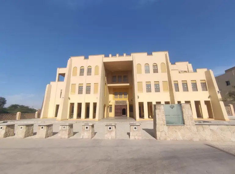 راهنمای فعالیت‌های آبی بندرعباس: نکات ایمنی و بهترین زمان سفر