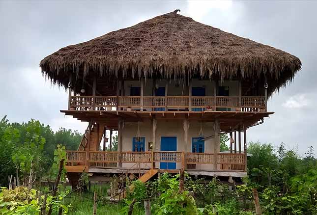 راهنمای اماکن تاریخی و اقامتگاه‌های نزدیک برای سفر فرهنگی