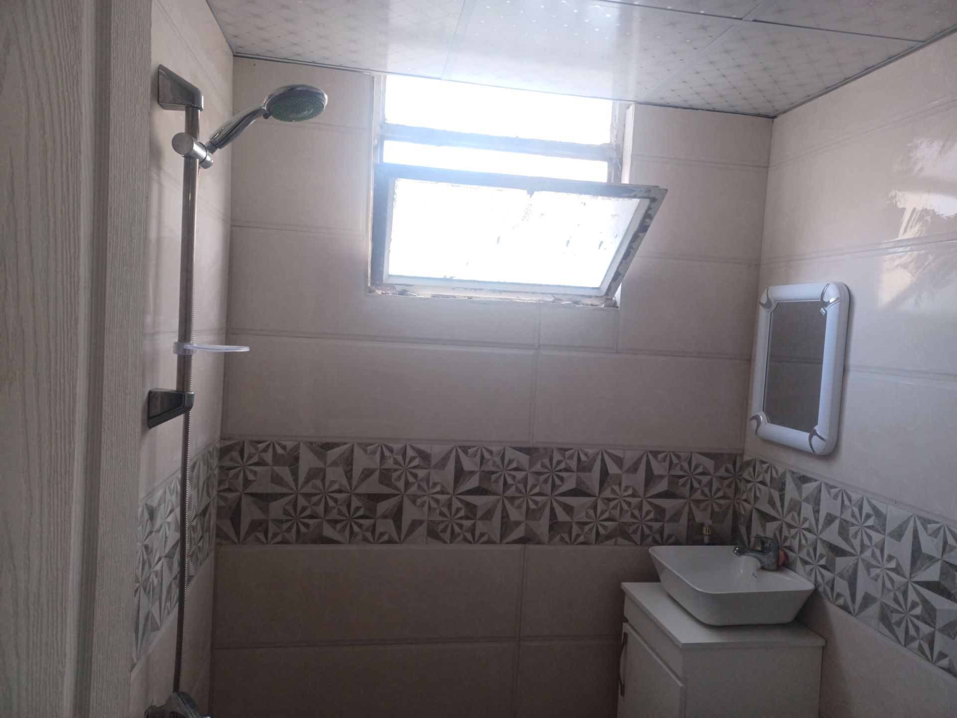 آپارتمان تک خواب نارمک 4 - سرویس بهداشتی و حمام