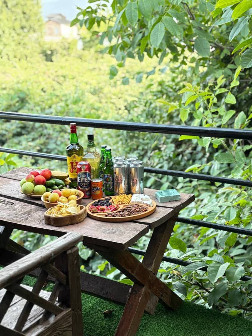 کلبه دو خواب سوئیسی جنگلی سلیمانپور - تراس