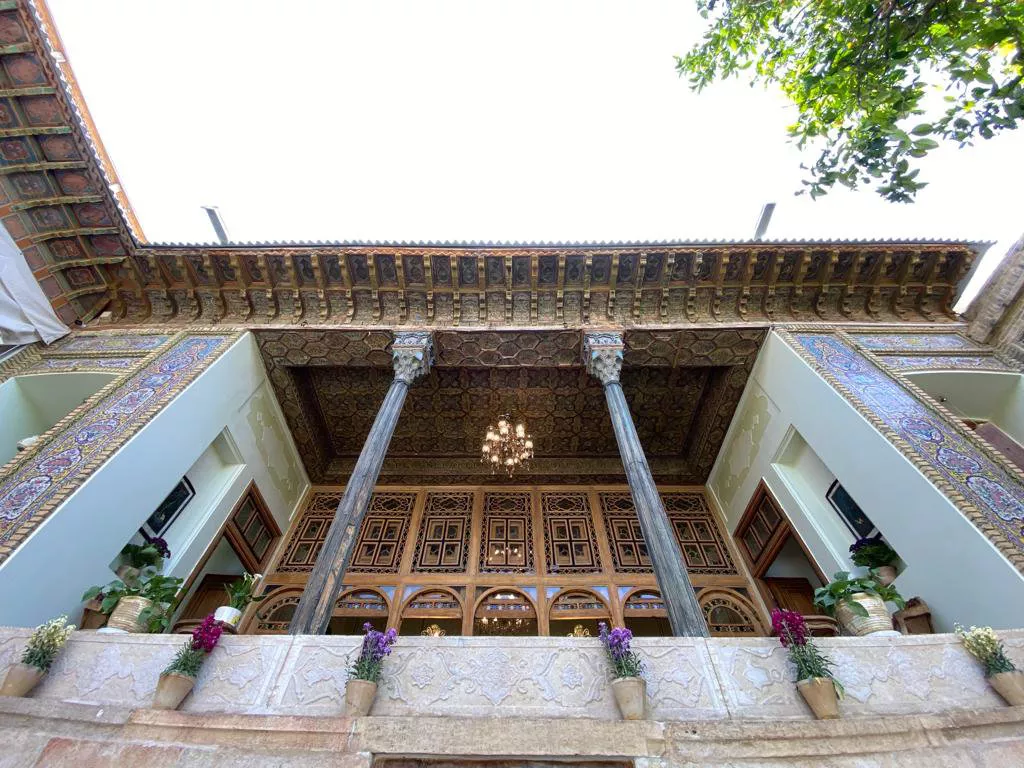 اقامتگاه سنتی خانه شیراز واحد نسترن